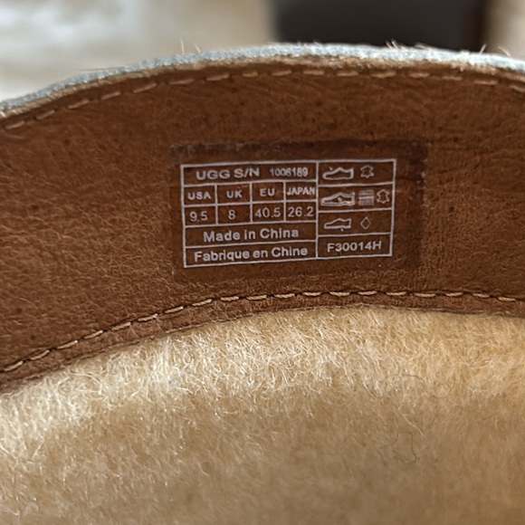 UGG Charlotte Snake Embossed Calf Hair Boots Moonbeam - Picture 11 of 11